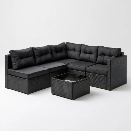 Czarny narożnik ogrodowy z technorattanu PE 210 x 210 x 63 cm ze stolikiem 60 x 60 x 35 cm
